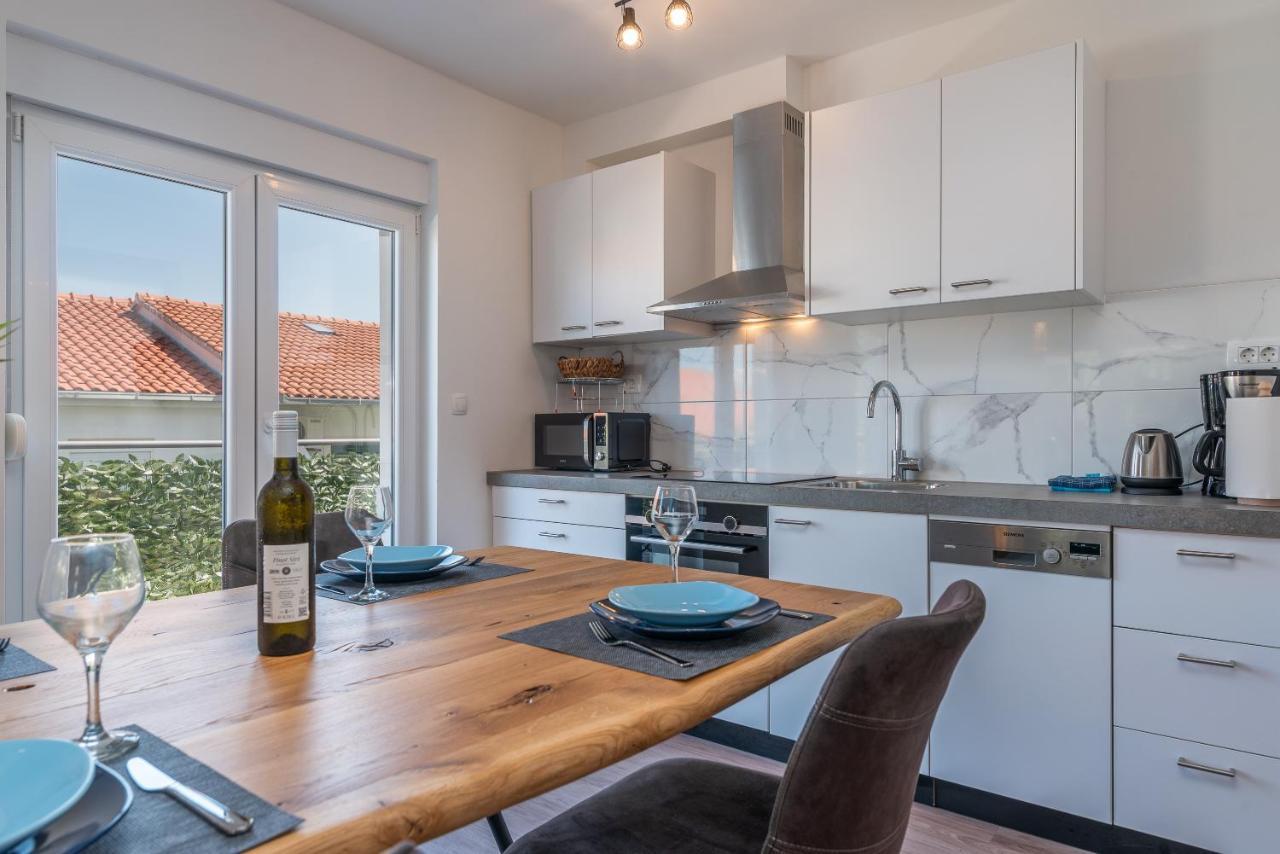 Delux Apartment Eva Трогир Экстерьер фото